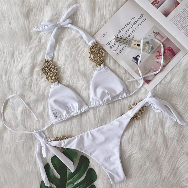 Witte Triangel Bikini met Luxe Gouden Detail en Sierlijke Strikjes - Afbeelding 3