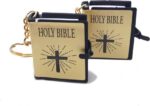 2 stuks Kleine bijbel sleutelhanger